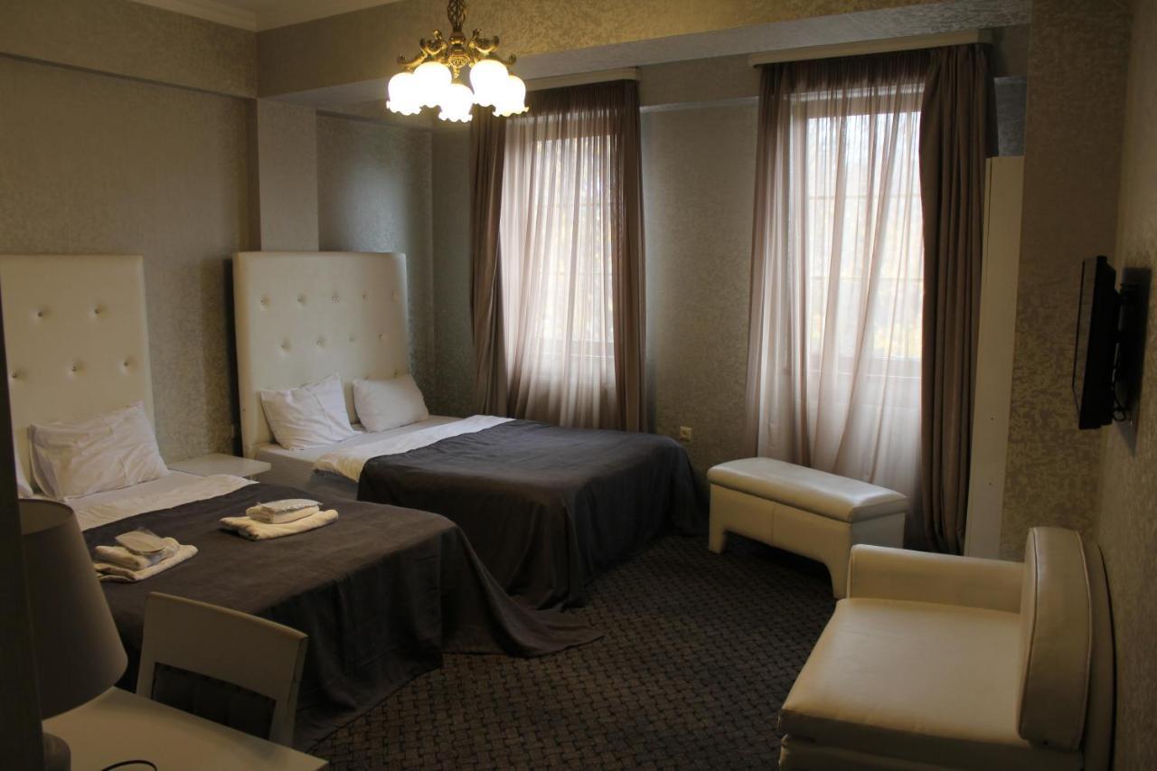 Hotel Plaza 第比利斯 外观 照片
