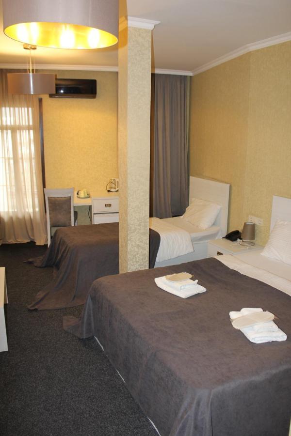 Hotel Plaza 第比利斯 外观 照片