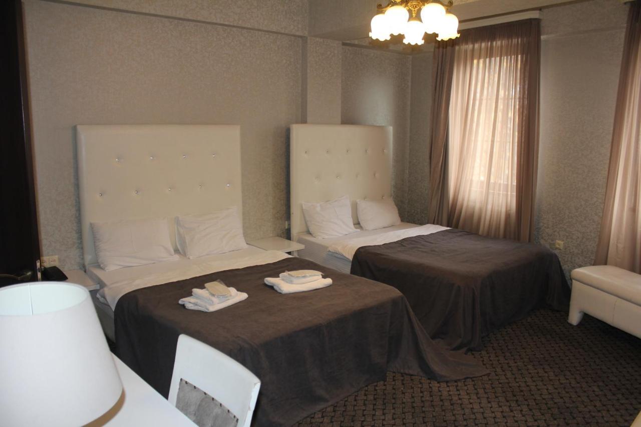 Hotel Plaza 第比利斯 外观 照片