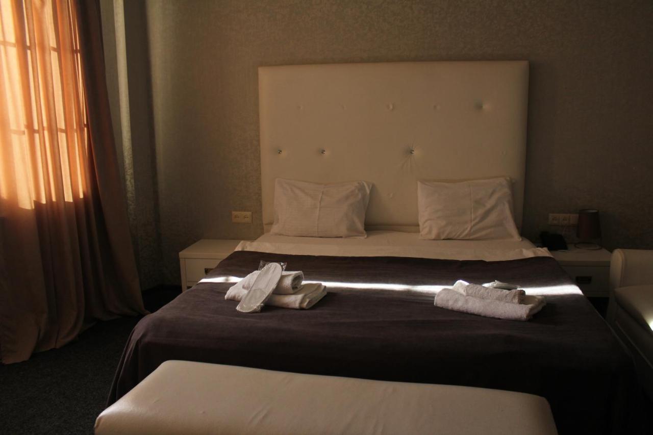 Hotel Plaza 第比利斯 外观 照片