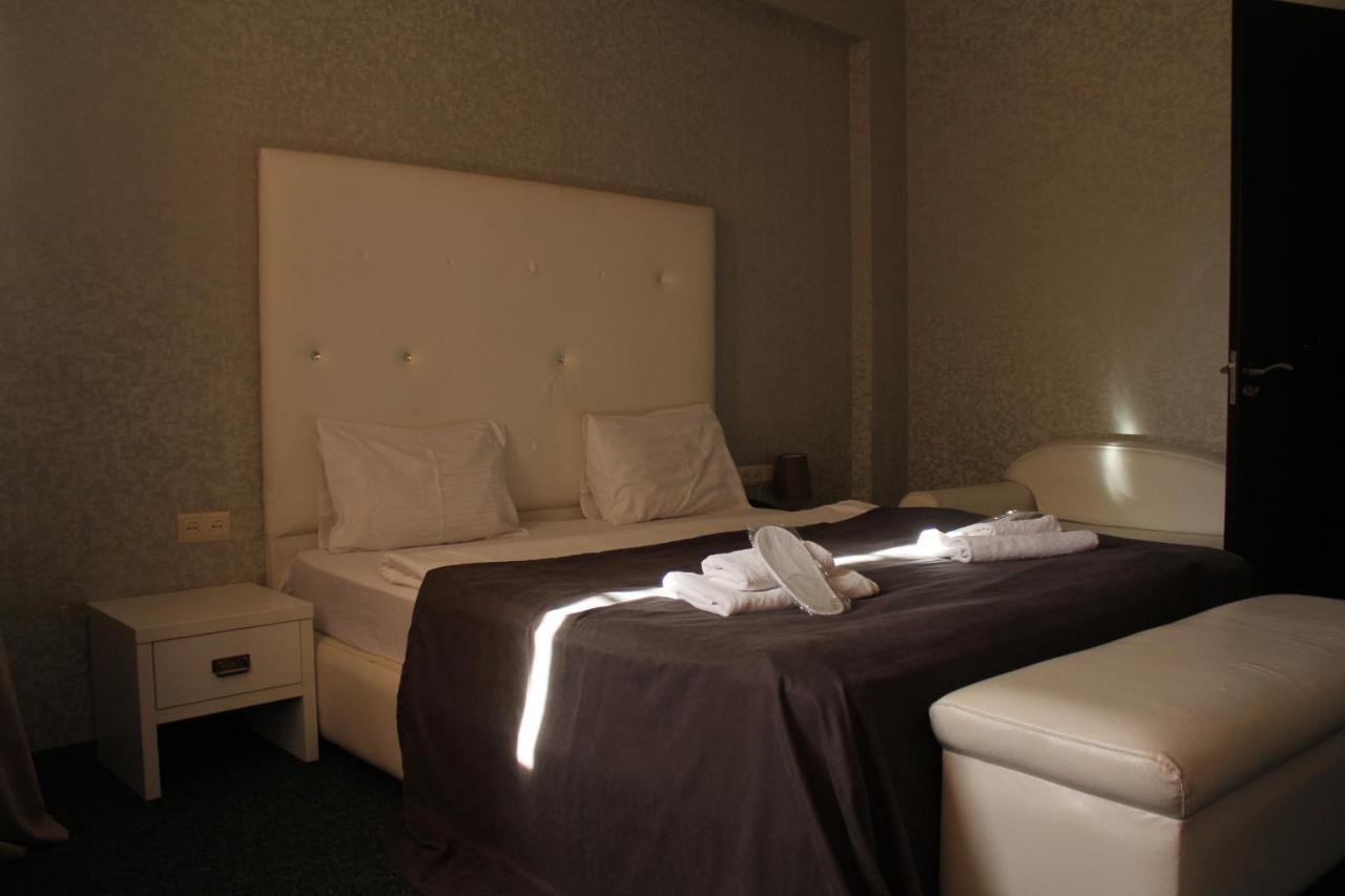 Hotel Plaza 第比利斯 外观 照片