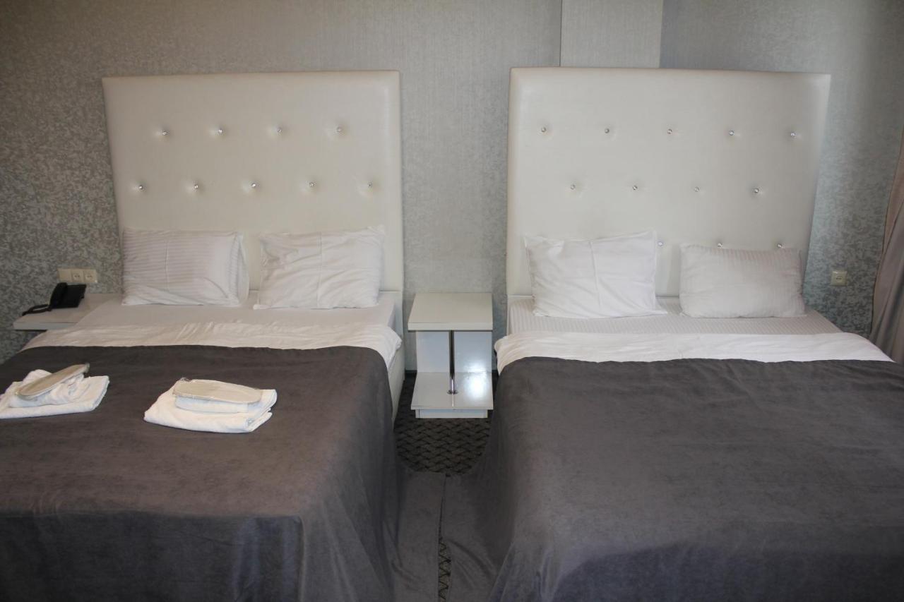 Hotel Plaza 第比利斯 外观 照片